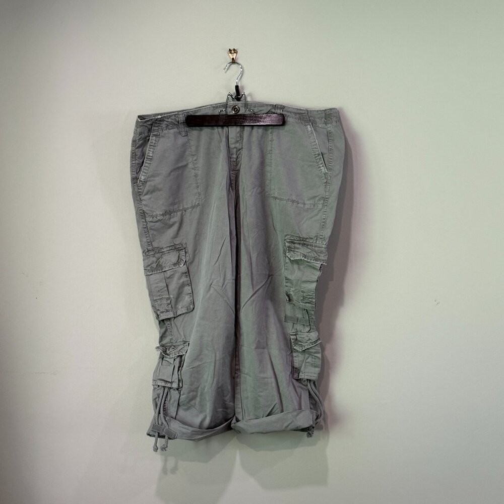 Size 20 Low-Rise Worn-Look Capris - Grey